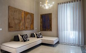 Reverse Art Hotel